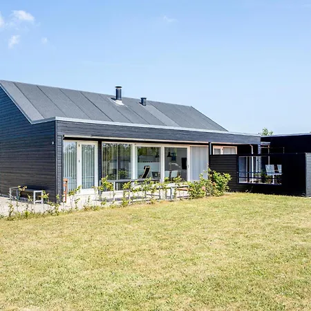 Feriehus Three-bedroom In Brovst