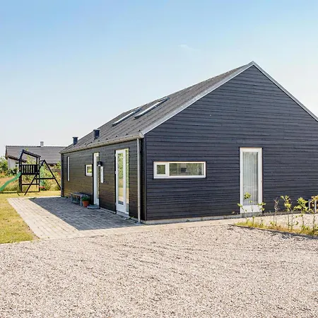 Feriehus Three-bedroom In